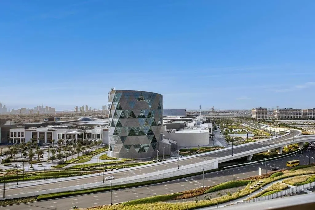 Cosy 2 Bed Apt Opposite Dubai Hills Mall