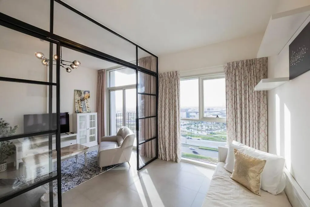 Cosy 2 Bed Apt Opposite Dubai Hills Mall Apartment